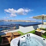 Islet Promenade With Hot Tub And Panoramic Sea Views By Getawaysmalta *