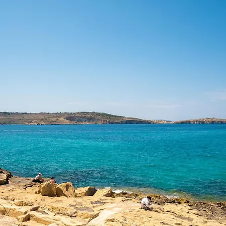 아파트 Islet Promenade With Spectacular Seaviews By Getawaysmalta *