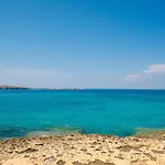 Islet Promenade - With Hot Tub And Panoramic Sea Views By Getawaysmalta 4*